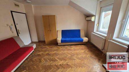 Garsonjera na Grbavici, Novi Sad, 28 m², 2. sprat