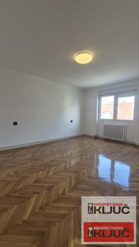 CARA DUŠANA, 58m2, Trosoban, Renoviran