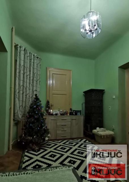 TRG REPUBLIKE, 58 m2, Dvoiposoban, Salonski, Visoko prizemlje ka dvoristu