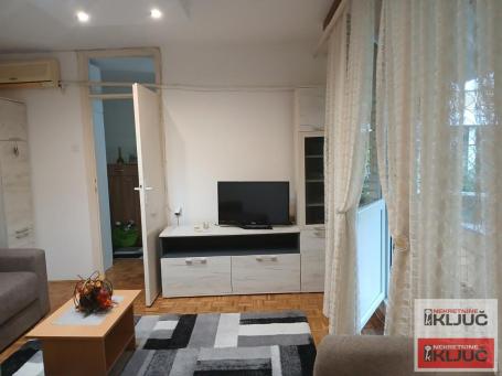 NOVO NASELJE, Jednoiposoban, 41m2 sa dvorišnom terasom oko 25m2