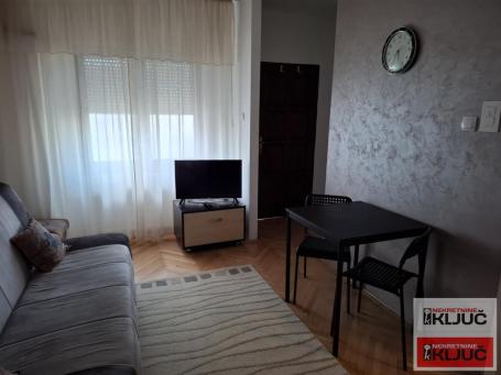 Garsonjera 20 m², Bulevar Oslobođenja, Novi Sad, 3. sprat