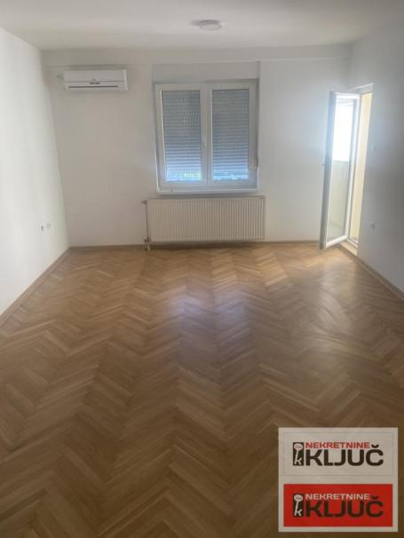 SAJMIŠTE, 40m2, Dvosoban, Useljiv