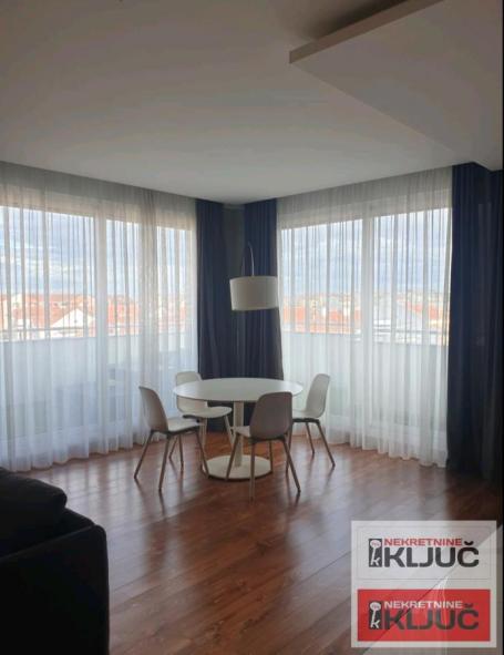 KOD MASTER CENTRA, 134m2 sa Prelepom terasom, Trosoban, Lux