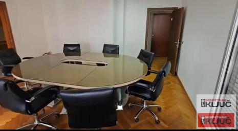 SPENS IZDAJE SE OPREMLJEN KANCELARIJSKI PROSTOR