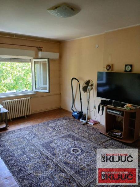 SATELITSKA PIJACA, 50m2, Dvosoban, Starogradnja