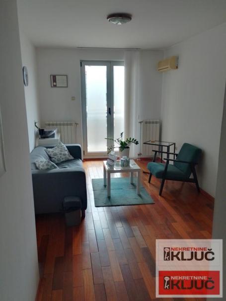 Jednosoban 28 m², Bulevar Oslobođenja, Novi Sad