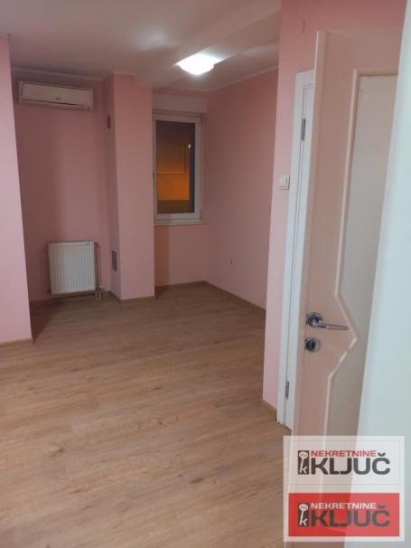 FUTOŠKA PIJACA, 44m2, Dvosoban, Prazan, Visoko prizemlje, sa svojim parking mestom