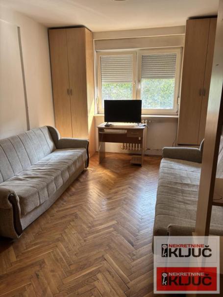Garsonjera 26 m², Bulevar Oslobođenja, Novi Sad, 2. sprat