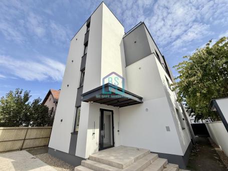 Četvorosoban stan sa dva parking mesta gratis
