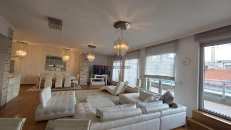 Luxury Penthouse Duplex, Terraces, Čuburski Park