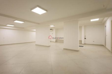 Premium Poslovna zgrada. Tri nivoa. Parking