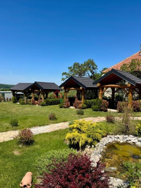 Ugostiteljski kompleks sa bungalovima | Rogača