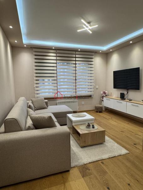 Novogradnja u centru. Lux namešten. Spa centar