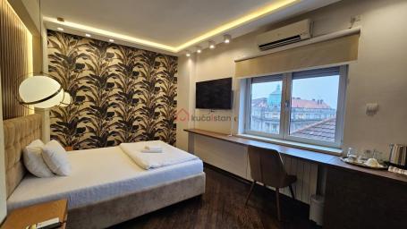 4 Lux apartmana na Trgu Republike