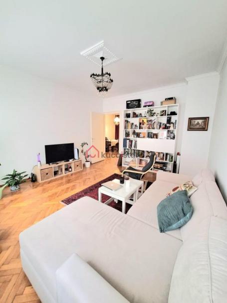 Gornji Dorćol, elegantan renoviran stan 70m²