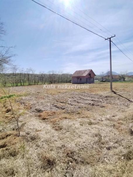 Prodaje se kuća u Rakovi
