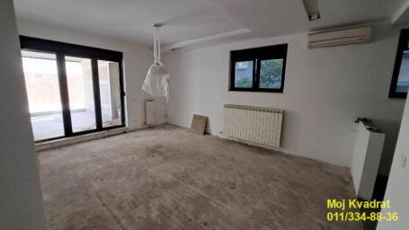 Voždovac, Voždovačka crkva - Bože Jankovića, 70m2 + terasa 140m2