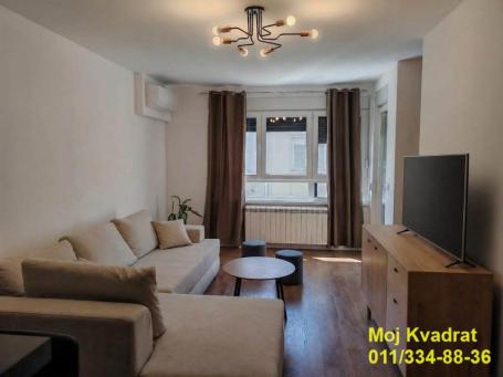 Zemun, Gornji grad - Banatska, 66m2 + garaža