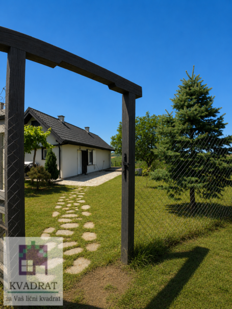 VIDIKOVAC IZ SNOVA | Kuća sa panoramskim pogledom 48m² i placem od 24,69 ari Sremski Karlovci, Banst
