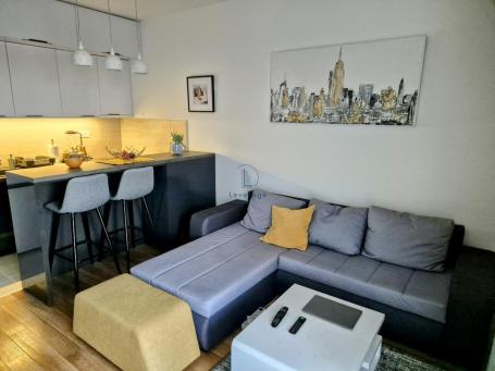Wellport, Tadije Sondermajera, 35 m2