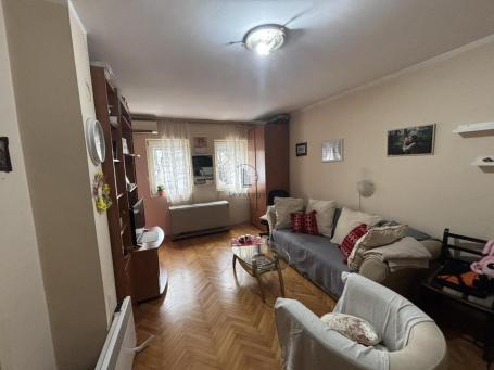 Karaburma, Bogoslovija, 34,5 m2