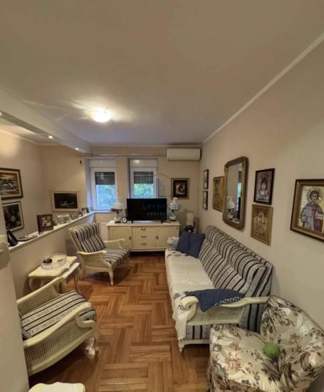 Karaburma, Pana Đukića, 60 m2