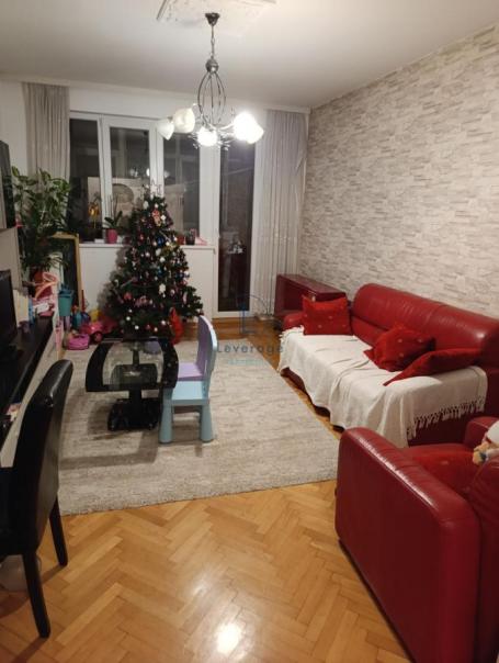 Karaburma, Mirijevski bulevar, dupleks, 80m2