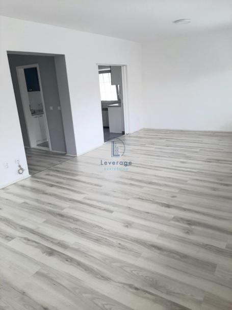 Posl. prostor, Gornji grad, 90 m2 sa 4 park. mesta