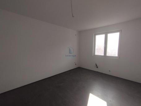 Triplex, Krnjača, 193m2 + 17,5m2 garaža