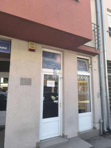 Lokal, Trg Nikole Pašića, 66 m2