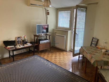 Hotel Jugoslavija, 48m2