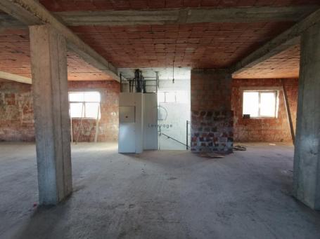 Magacin/poslovni prostor, Mladenovac, 700 m2