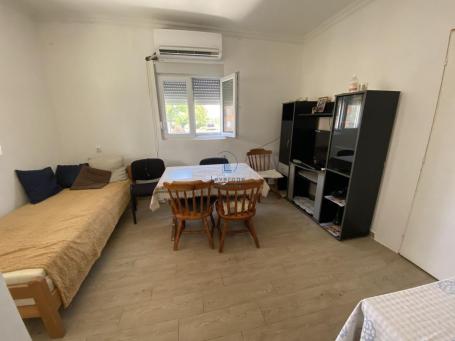 Smeštaj za radnike, Pančevački put, 80m2