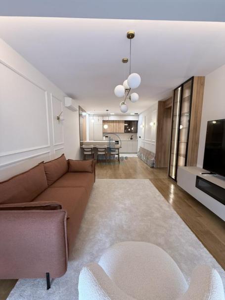 Novogradnja, Hram Sv. Save, 48m2 + garažno mesto