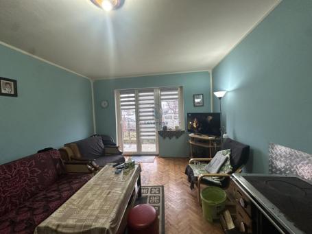 Kuća, Pećinci, 180m2
