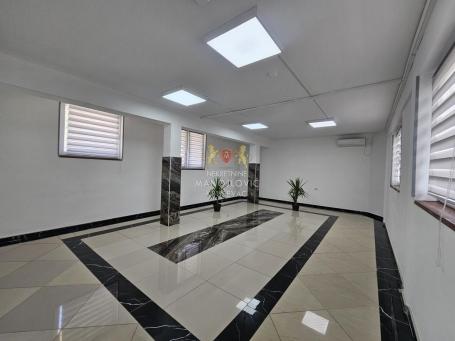 Poslovni prostor 108 m², Bazeni, Kruševac, prvi sprat