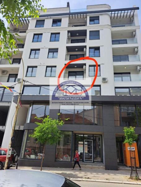 Dvosoban stan u novogradnji na 1. spratu, pogodan za poslovni prostor, ordinaciju. . . stan ima park