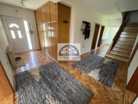 Prodaja, Kuća, 300m2 , Vinogradi