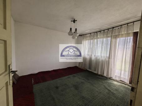 Prodaja, Kuća, 200m2 , Okolina