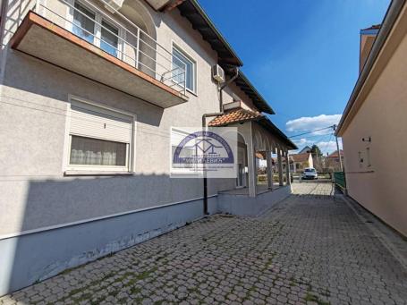 Prodaja, Kuća, 300m2 , Maršić