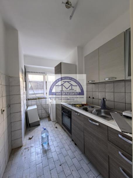 Izdavanje, Stan, 61m2 , Centar