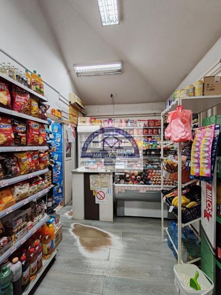 Lokal ima mokri cvor i nije u sastavu stambene zgrade. 