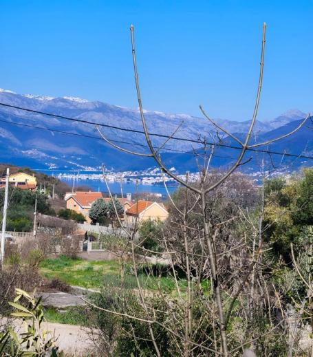 Investiciona parcela sa pogledom na Tivatski zaliv