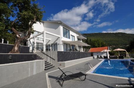 Hitna prodaja - Vila Katarina sa bazenom i panoramskim pogledom