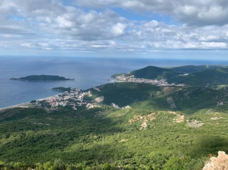 Plac za stambenu izgradnju sa panoramskim pogledom na Budvansku rivijeru