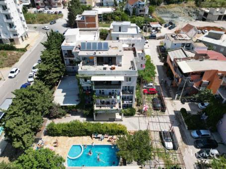 Veličanstveni hotel na 4 sprata sa restoranom i parkingom 300 m od mora, Bar