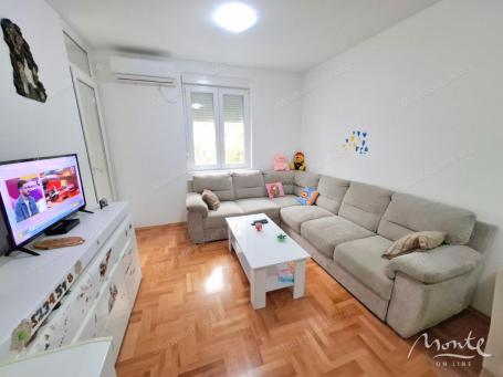 Svijetao dvosoban stan u novoj zgradi, elitnom naselju Dubovica, Budva