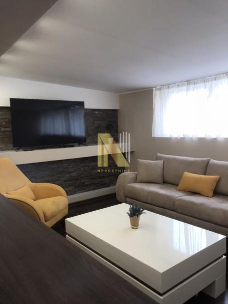 Fantastičan dupleks na Grbavici + 70m2 TERASA
