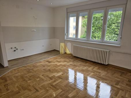 Kompletno renoviran dvoiposoban stan na atraktivnoj lokaciji