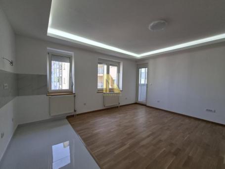 Grbavica - renoviran stan sa 2 spavaće sobe